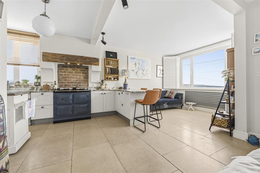 Property photo 3 of 27 12-A7406393.Jpg