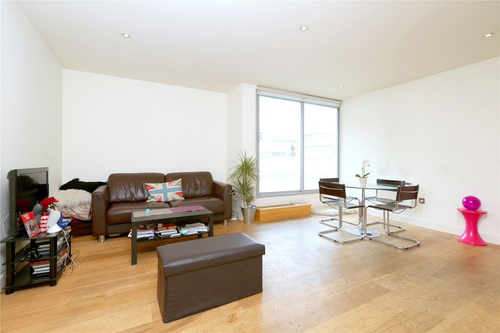 Property photo 3 of 8 Reception Room