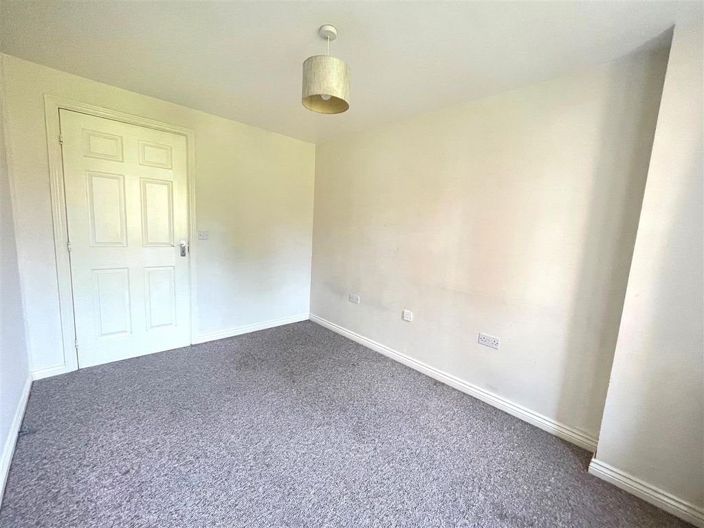 Property photo 3 of 10 2.Jpg