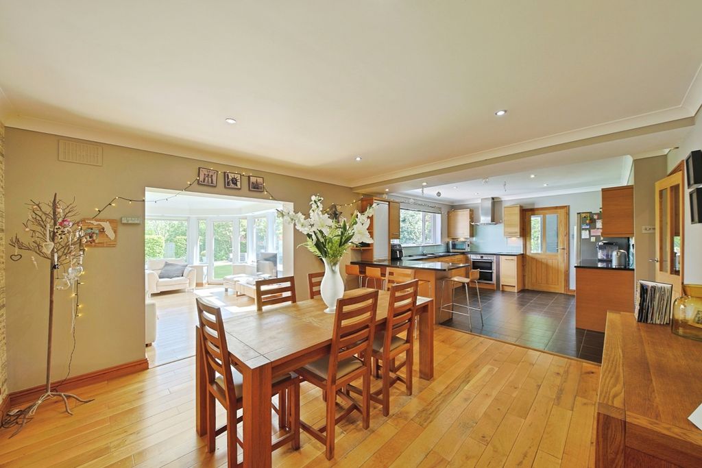 Property photo 2 of 23 4147755
