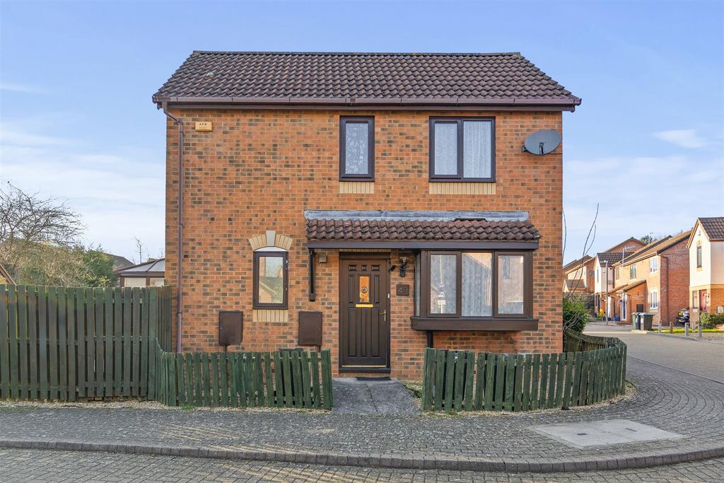 Property photo 1 of 17 49Brafordgardensweb03.Jpg