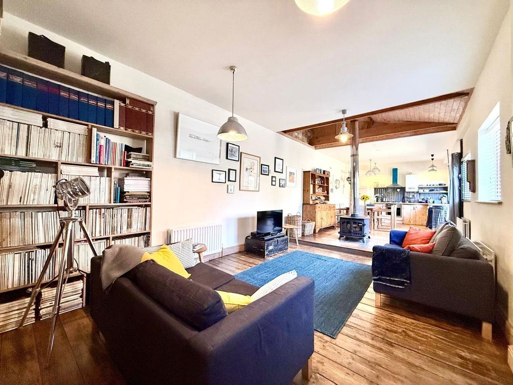 Property photo 3 of 16