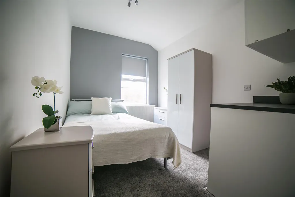 Apartment in Birmingham B66 - View 3