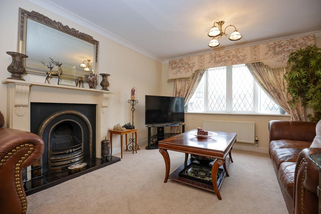 Property photo 2 of 22 Lounge