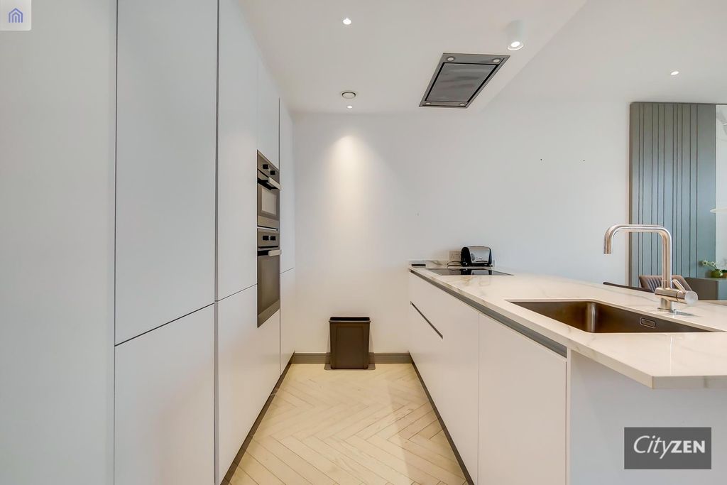 Property photo 2 of 20 Kitchen