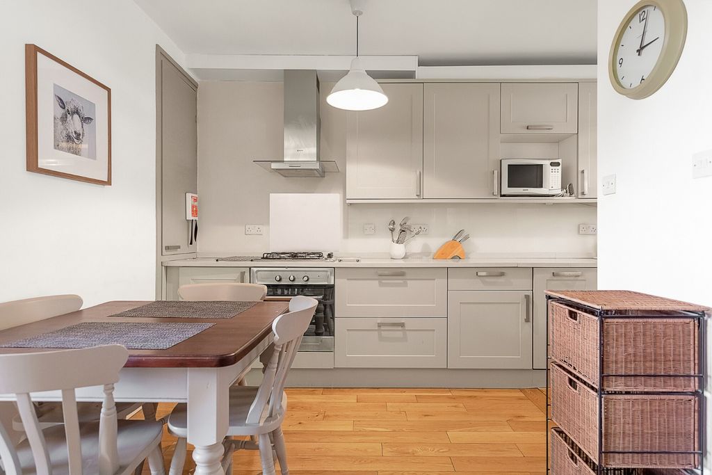 Property photo 3 of 7 4398262