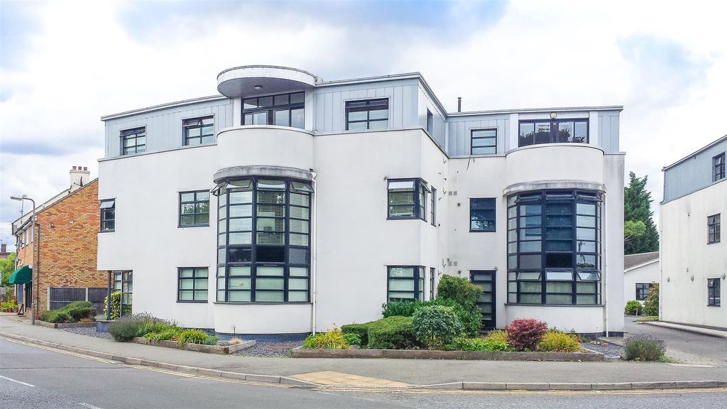 Property photo 1 of 11