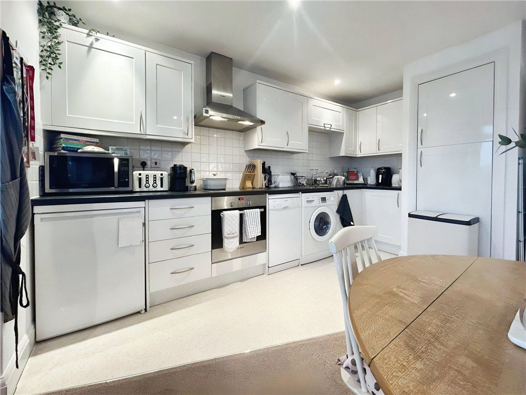 Property photo 2 of 6 Kitchen