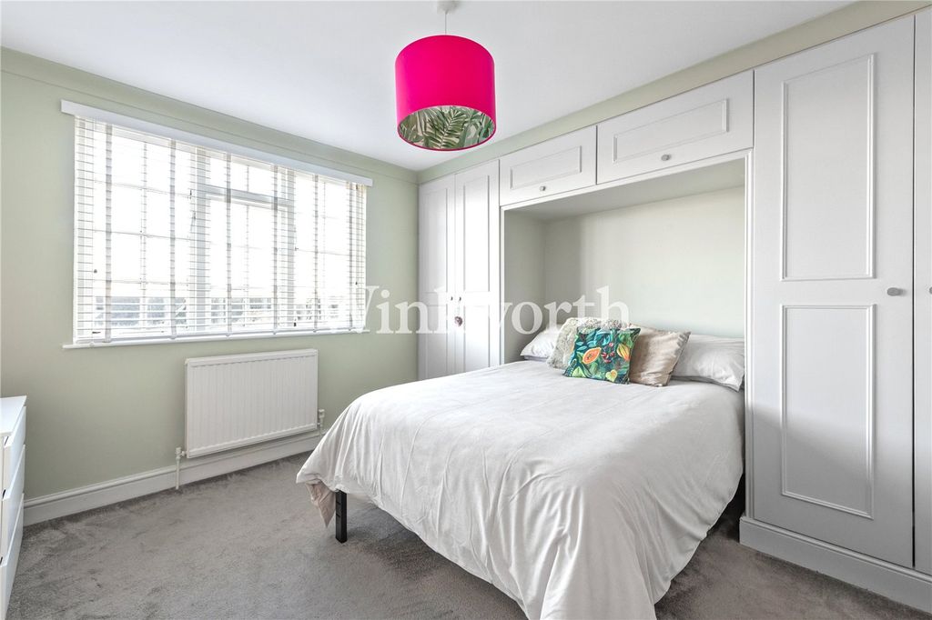 Property photo 2 of 16 Picture No. 15