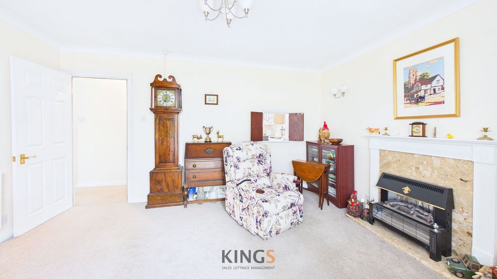 Property photo 3 of 14 Living Room