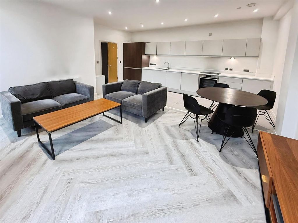 Property photo 2 of 14 Lounge