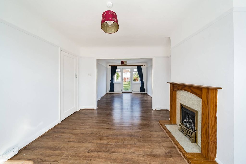 Property photo 2 of 24