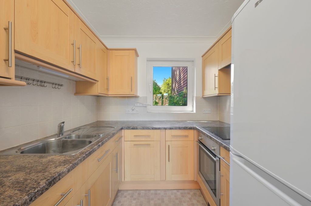 Property photo 2 of 11