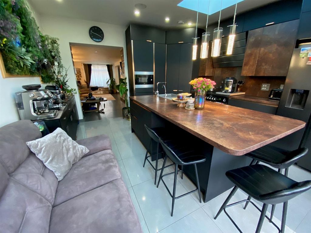 Property photo 2 of 51 A44.Jpg