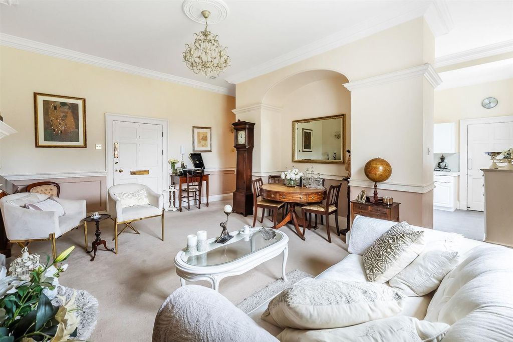 Property photo 2 of 12 .Bookham-Grove-House-12.Jpg