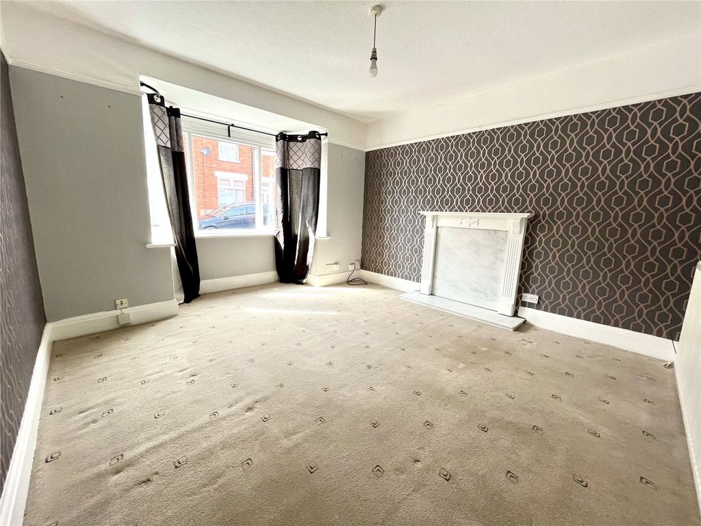 Property photo 3 of 9 Dining Room