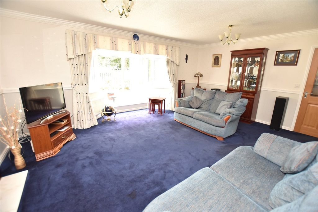 Property photo 2 of 33 Picture No. 39