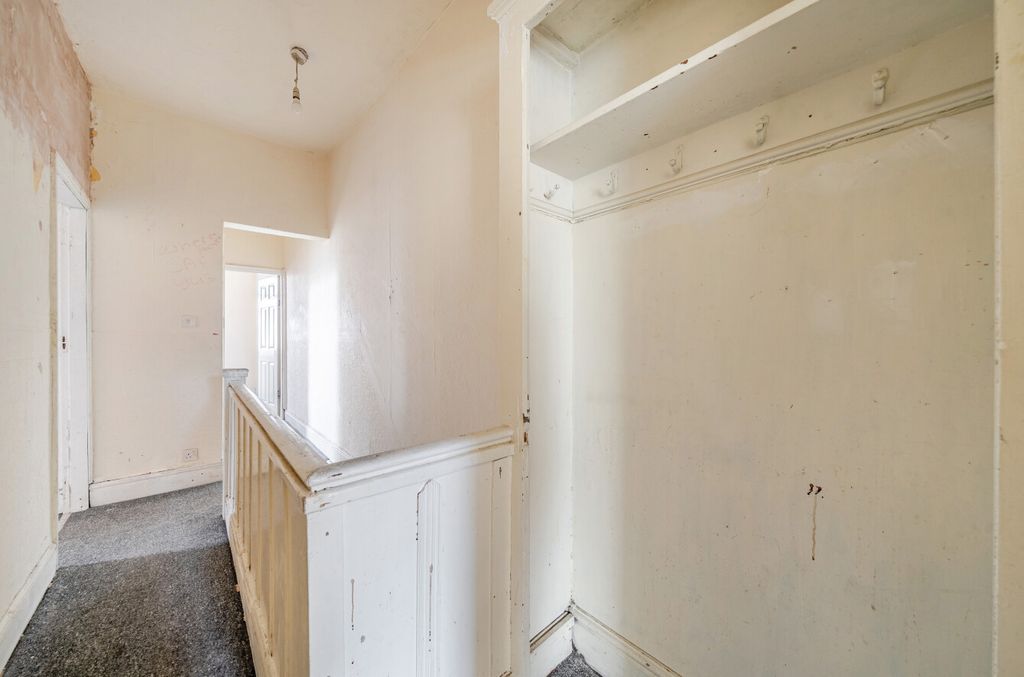 Property photo 3 of 9 1535022-9-1A139F8...