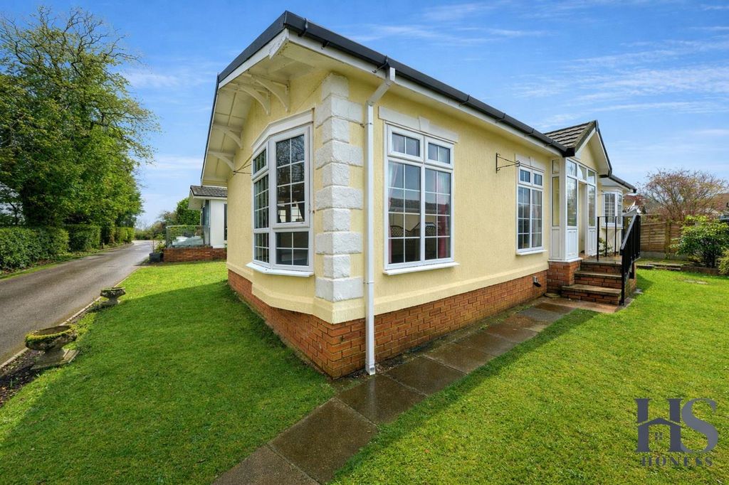 Property photo 1 of 23