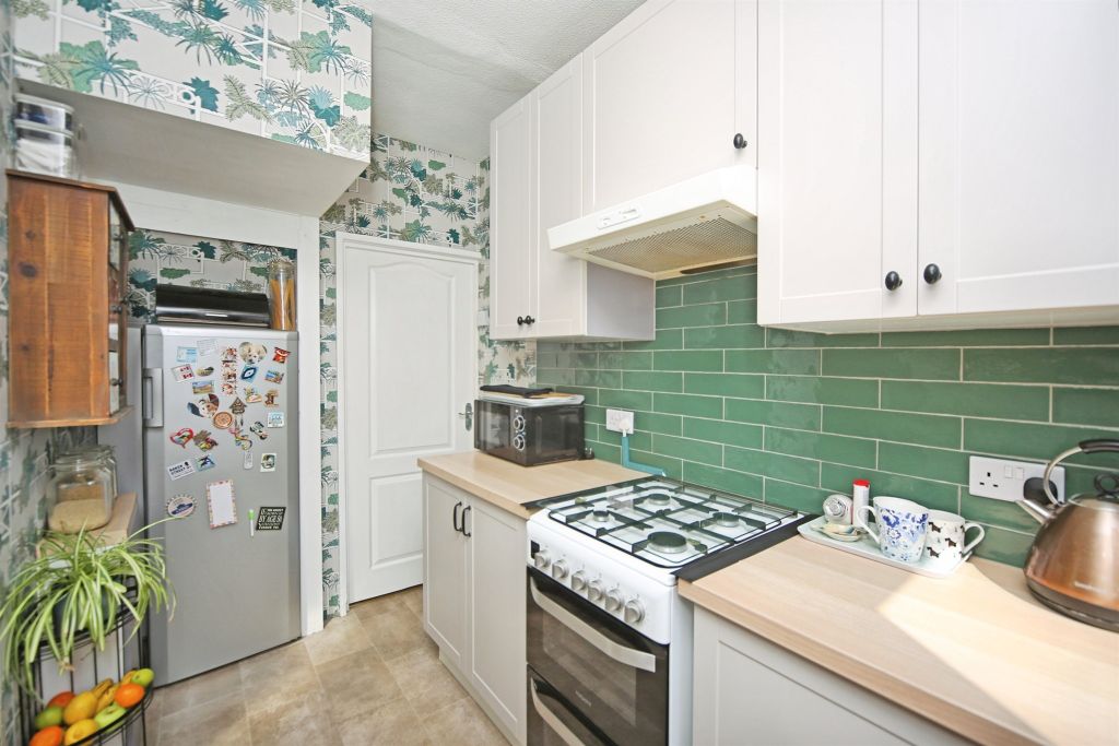 Property photo 2 of 32