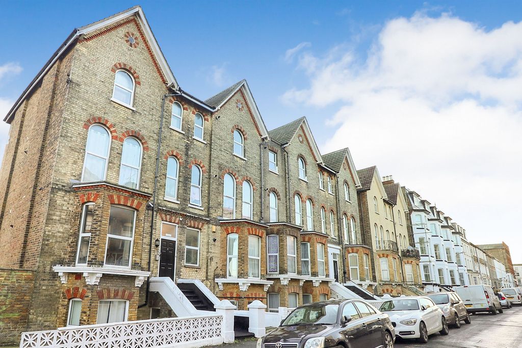Property photo 2 of 11 Flat 4, 2-8 Athelstan Road, Margate, Ct9 2Bf