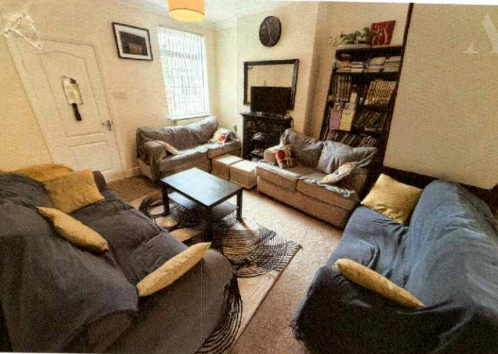 Property photo 3 of 12 6 Grange Avenue Rear Lounge
