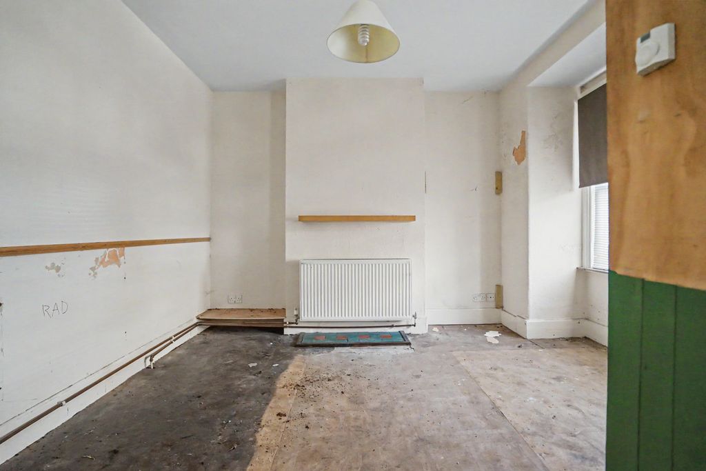 Property photo 3 of 15 11 Ladas Road, West Norwood, London, Se27 0Up
