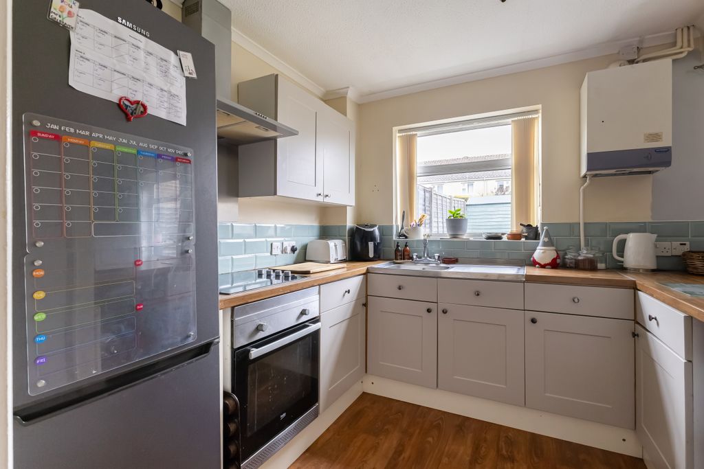 Property photo 3 of 12