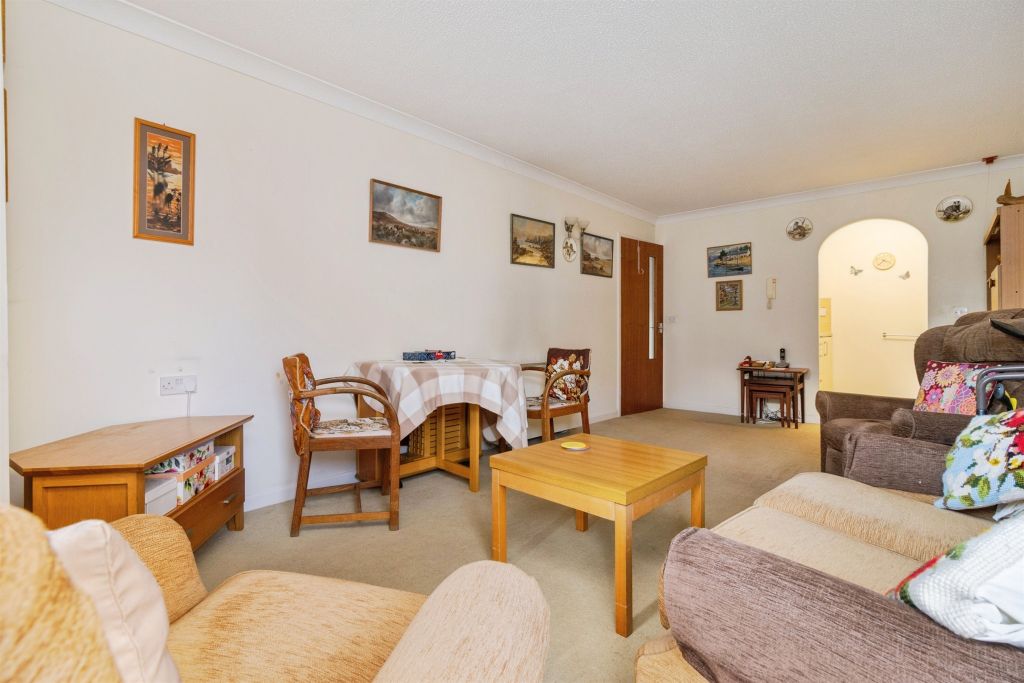 Property photo 3 of 14