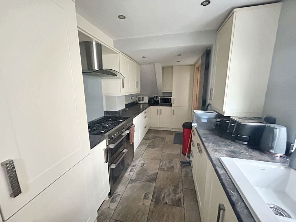 Property photo 3 of 9 Gallery