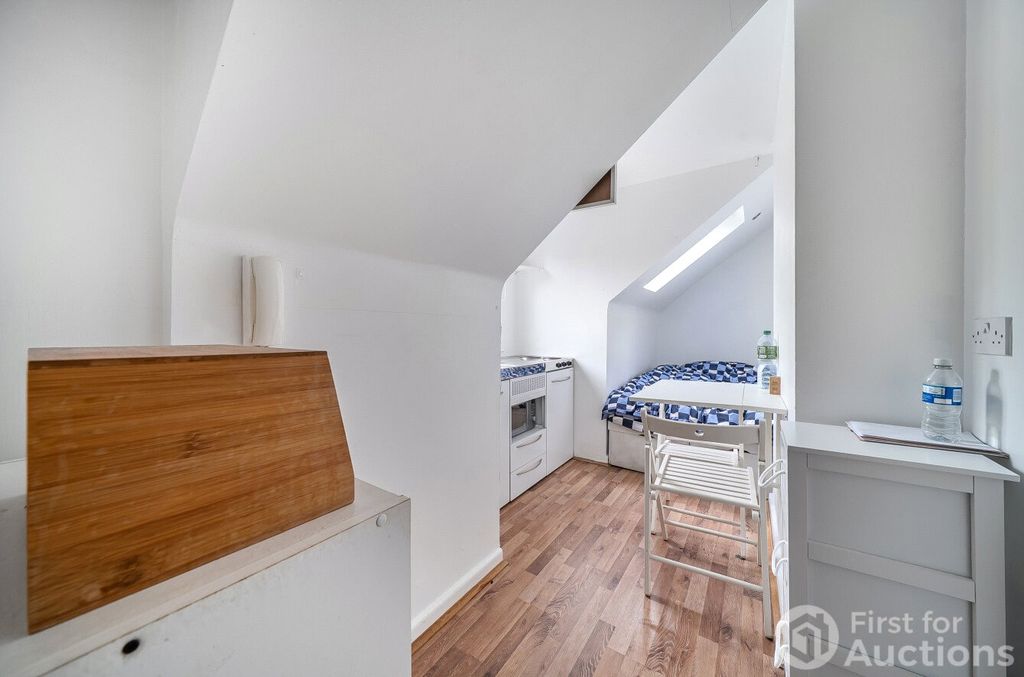 Property photo 2 of 10 2