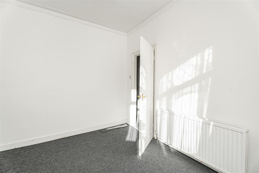 Property photo 3 of 20 21_73776.Jpg