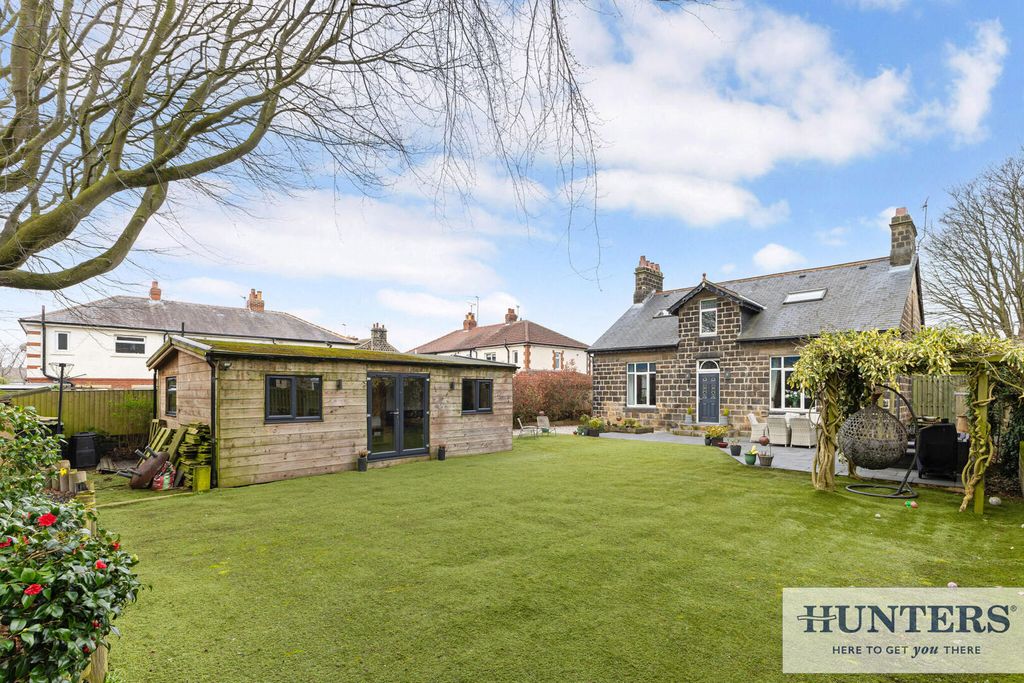 Property photo 1 of 35 Rear Garden