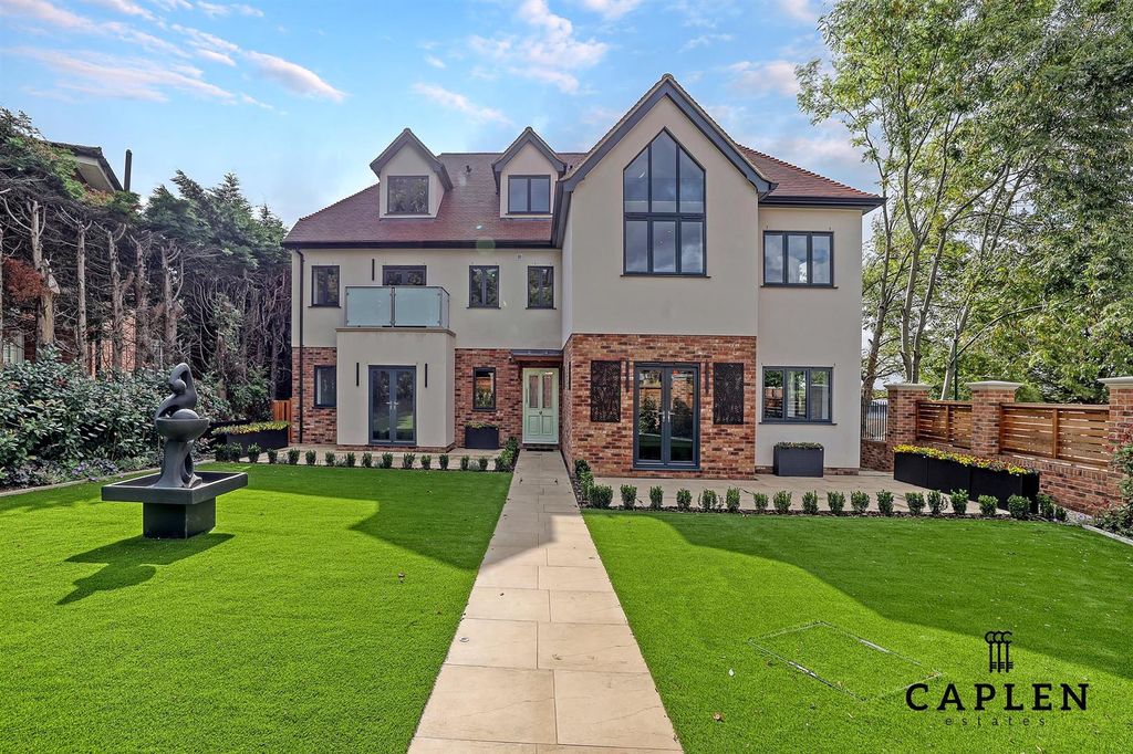 Property photo 1 of 18