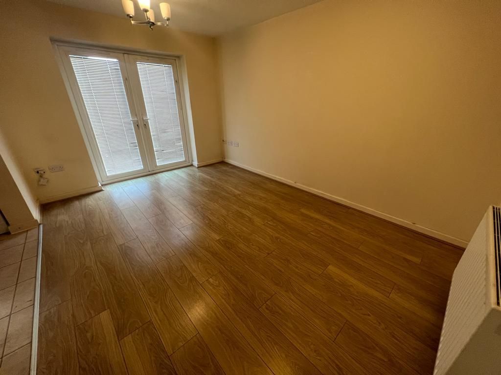 Property photo 3 of 9 Lounge
