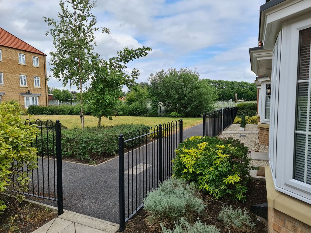 Property photo 2 of 18