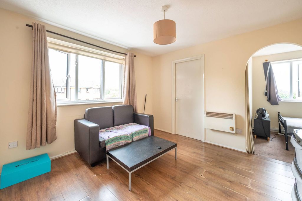 Property photo 1 of 5