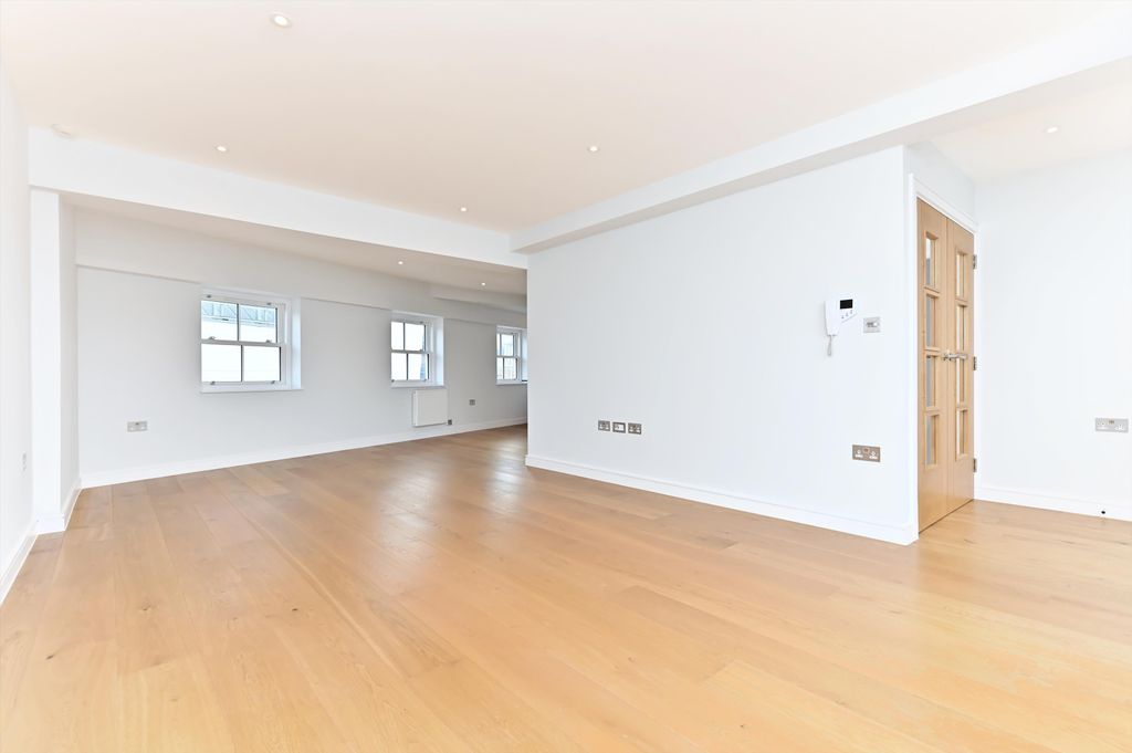 Property photo 3 of 16 Image