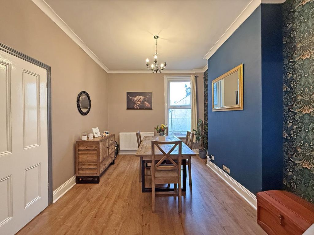 Property photo 3 of 19 Station Road 85 - Dining Room Front.Jpg