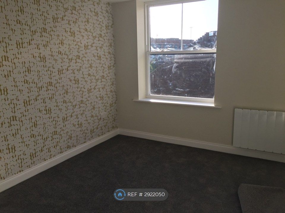 Property photo 3 of 9 Feature Wall In Bedroom