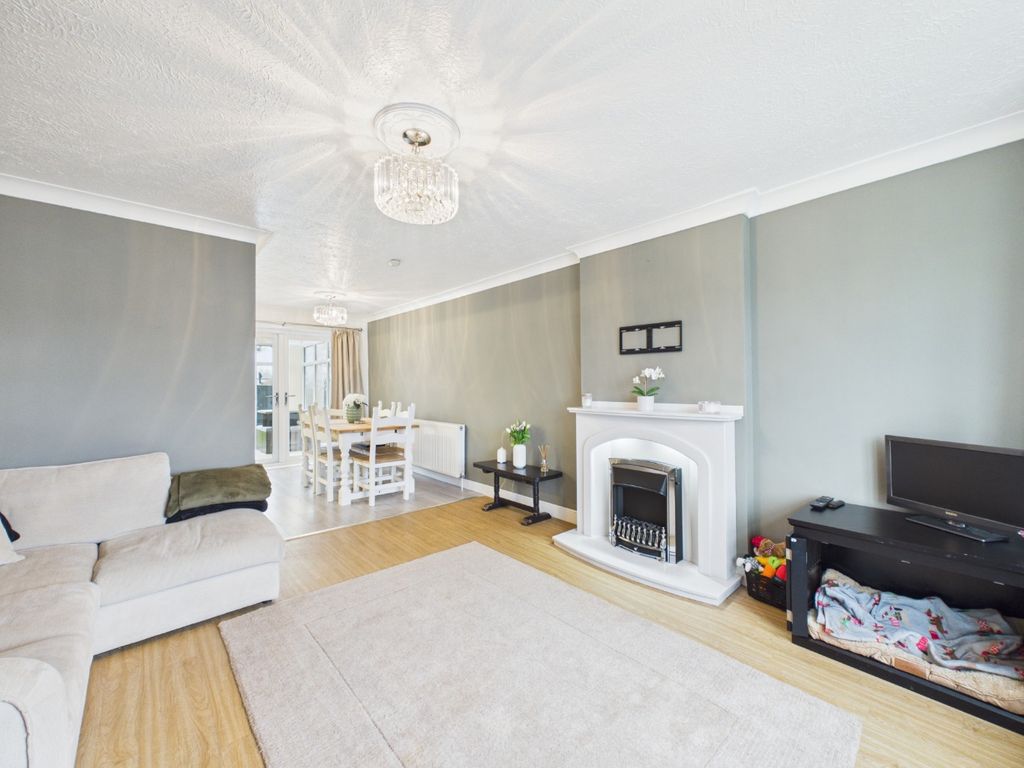 Property photo 2 of 14 4901816