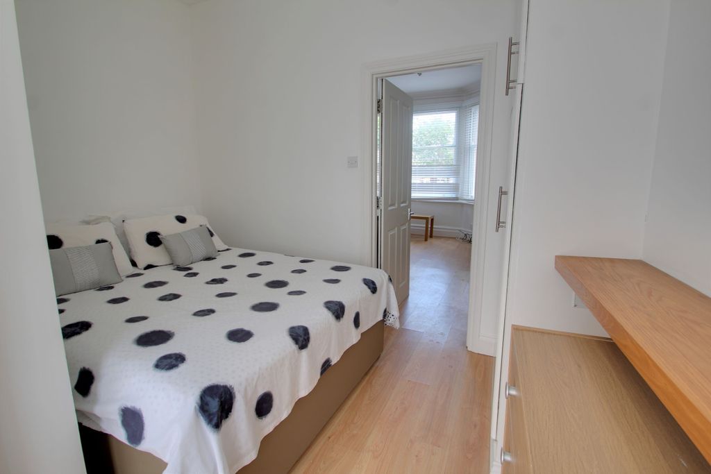Property photo 3 of 4