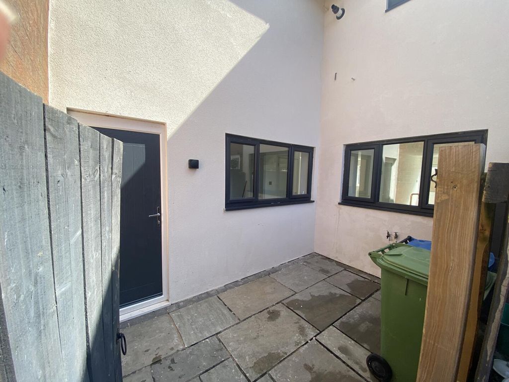 Property photo 2 of 12 Exterior
