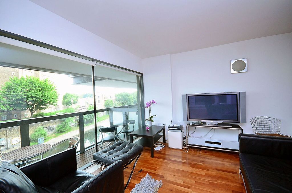 Property photo 1 of 9