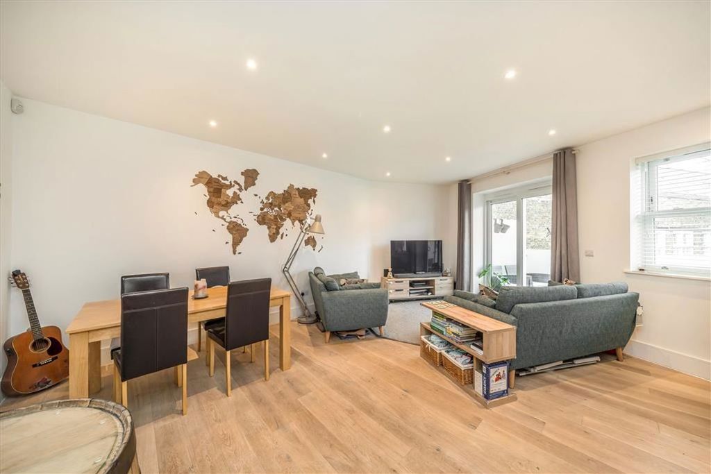 Property photo 2 of 8