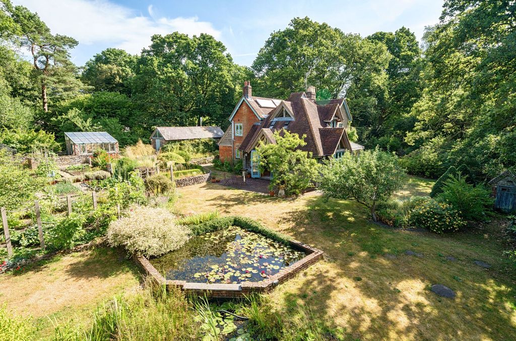 Property photo 1 of 28