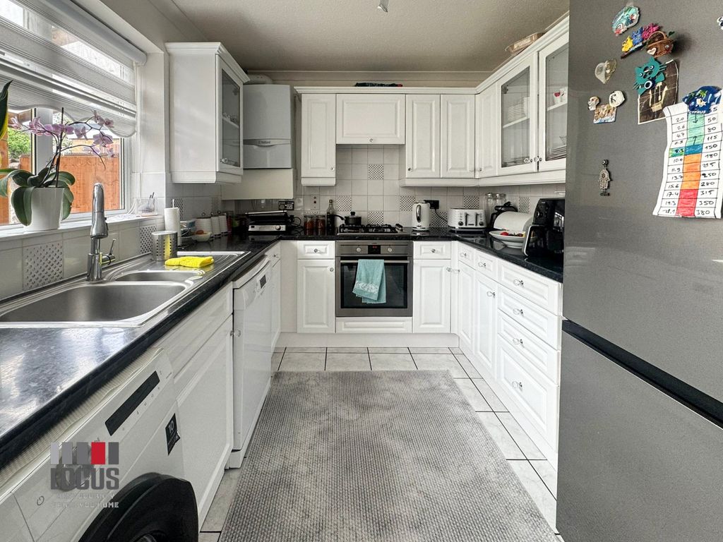 Property photo 3 of 8 Photo 3