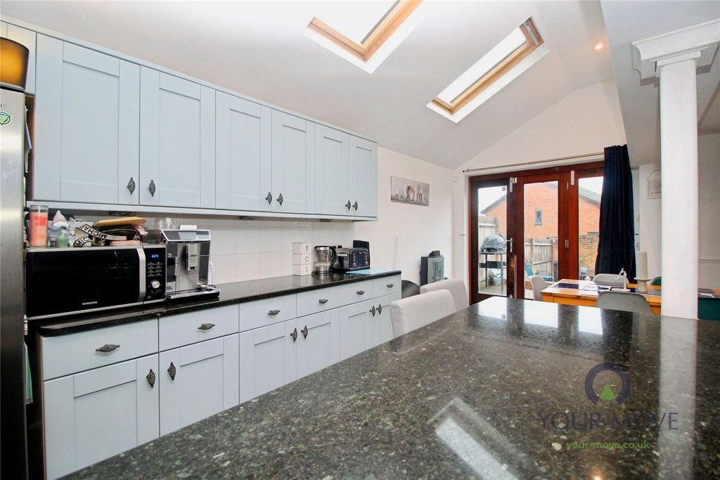 Property photo 3 of 22 Picture No. 17