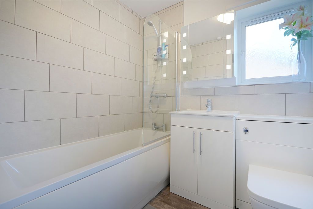 Property photo 3 of 29 Bathroom