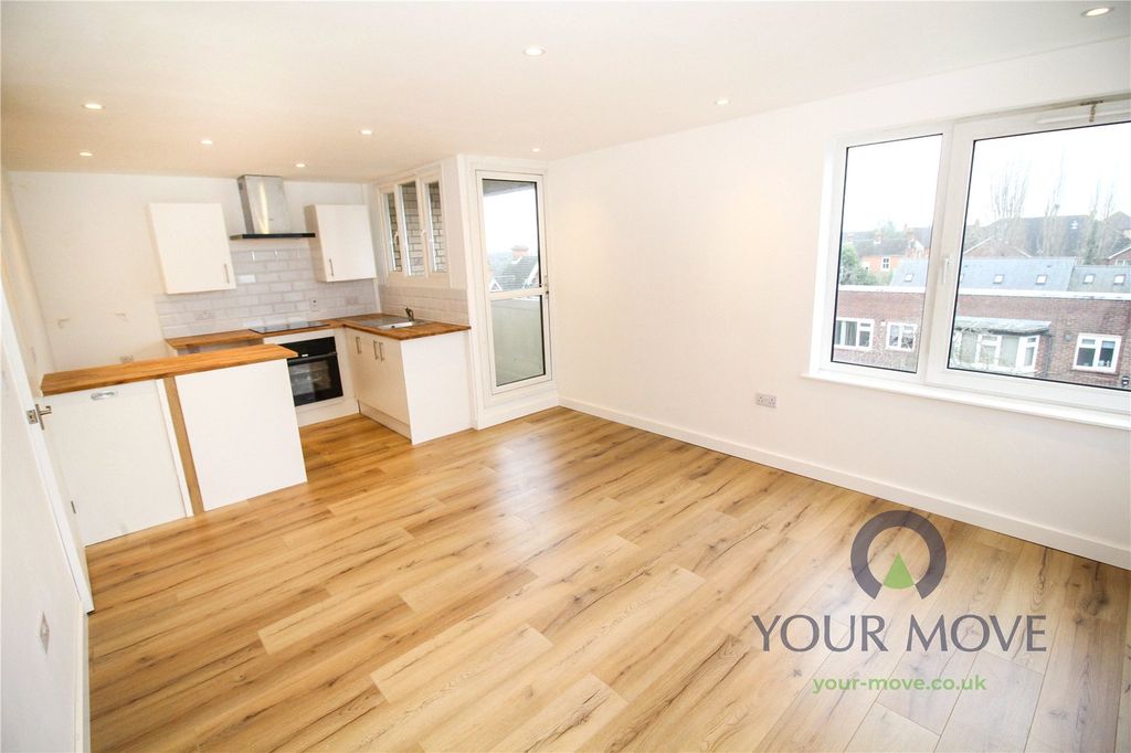 Property photo 1 of 17 Living Room/Kitchen